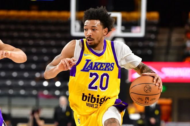 小尼克-史密斯爆发砍34+5助 南湾湖人轻取苏福克