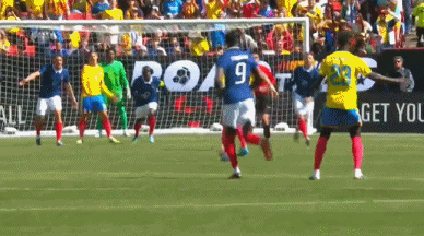 法国3-1哥伦比亚 杜埃双响助球队跨年四连胜