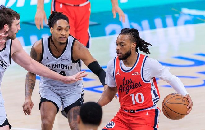 快船主场惨败马刺 莱昂纳德独木难支球队外线失