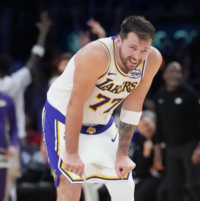 湖人季后赛首轮遭遇双重打击 两大核心缺阵令詹