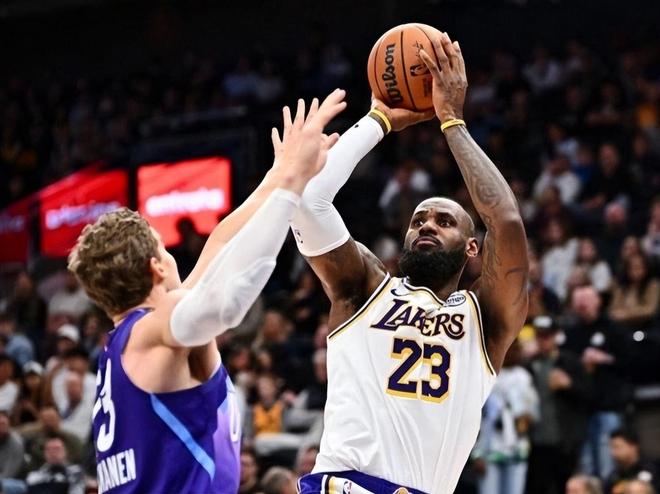 湖人季后赛首轮遭遇双重打击 两大核心缺阵令詹